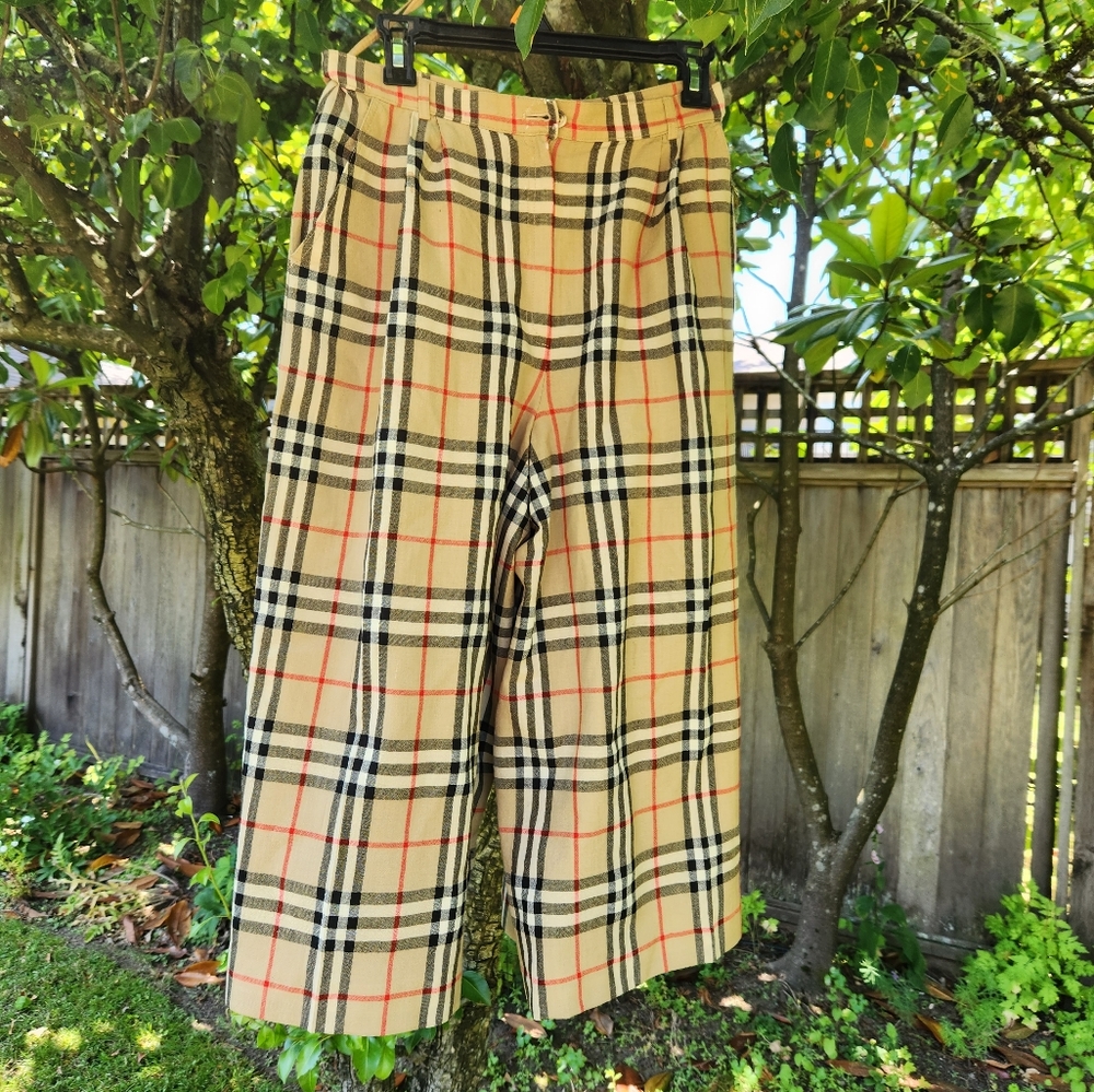 Burberry capri flare plants